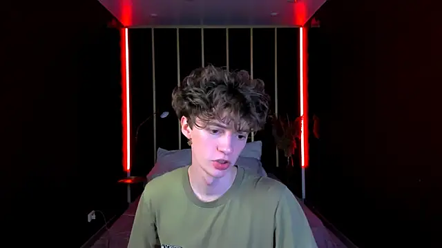 Snapshot of LukeSweet chatting on 06/25/26, 02:55 LukeSweet online show from 06/25/26, 02:55