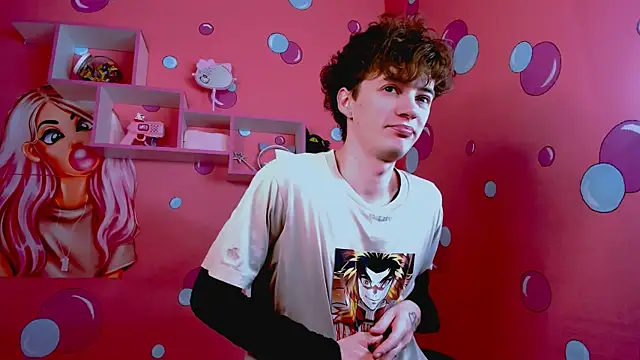 Snapshot of LukeSweet chatting on 12/03/25, 11:20 LukeSweet online show from 12/03/25, 11:20