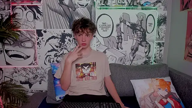 Snapshot of LukeSweet chatting on 11/29/25, 01:11 LukeSweet online show from 11/29/25, 01:11