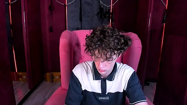 Snapshot of LukeSweet chatting on 07/13/26, 12:15 LukeSweet online show from 07/13/26, 12:15