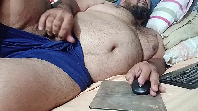 Snapshot of urso266 chatting on 07/10/26, 02:11 urso266 online show from 07/10/26, 02:11