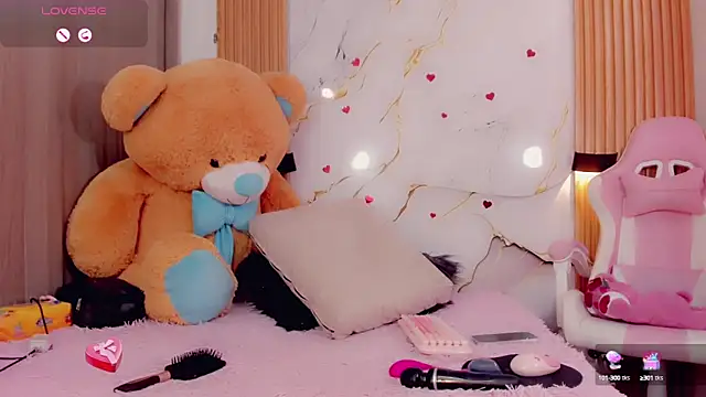 BrendaSquirtx online show from 09/26/25, 06:04