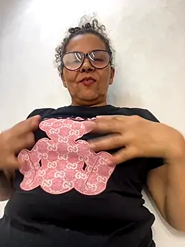 Nadia-melej online show from 11/25/25, 05:35