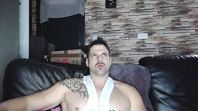 Snapshot of XxBigboybandxX chatting on 02/11/26, 03:34 XxBigboybandxX online show from 02/11/26, 03:34