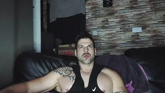 Snapshot of XxBigboybandxX chatting on 02/14/26, 06:41 XxBigboybandxX online show from 02/14/26, 06:41