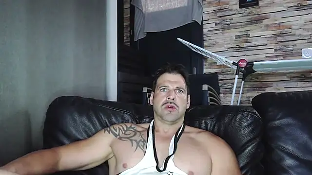 XxBigboybandxX online show from 10/25/25, 07:51