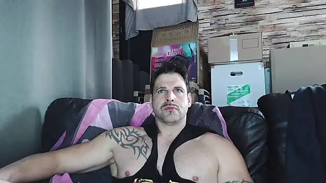 Snapshot of XxBigboybandxX chatting on 02/20/26, 03:47 XxBigboybandxX online show from 02/20/26, 03:47