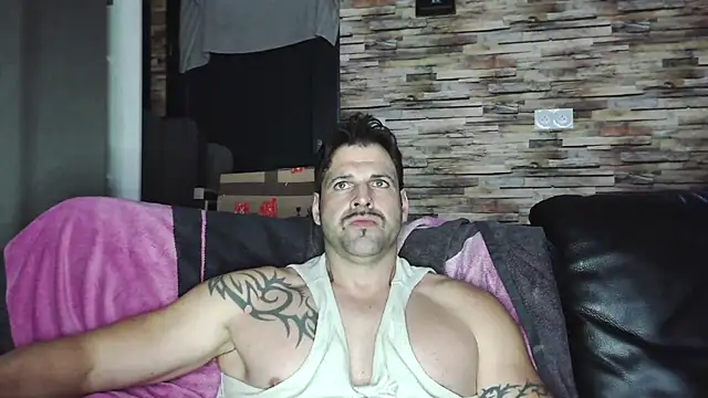 Snapshot of XxBigboybandxX chatting on 02/10/26, 05:23 XxBigboybandxX online show from 02/10/26, 05:23