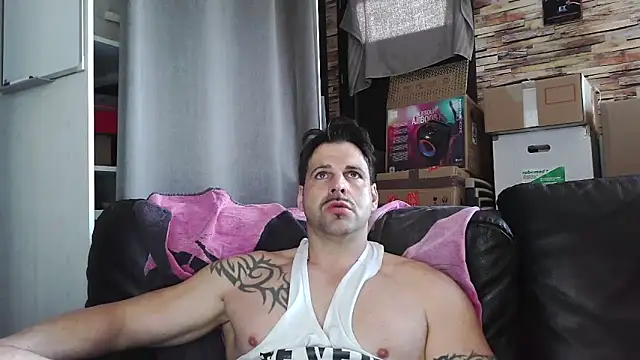 Snapshot of XxBigboybandxX chatting on 02/26/26, 01:33 XxBigboybandxX online show from 02/26/26, 01:33