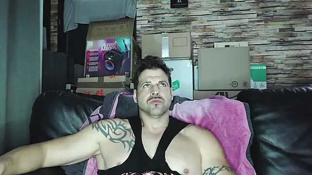 Snapshot of XxBigboybandxX chatting on 02/27/26, 05:24 XxBigboybandxX online show from 02/27/26, 05:24