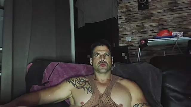 XxBigboybandxX online show from 11/17/25, 05:28