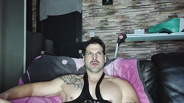 Snapshot of XxBigboybandxX chatting on 01/09/26, 06:59 XxBigboybandxX online show from 01/09/26, 06:59