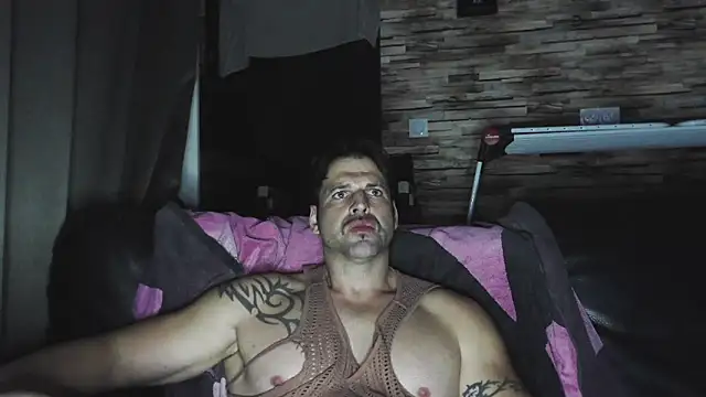 XxBigboybandxX online show from 12/17/25, 07:08