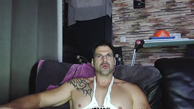 XxBigboybandxX online show from 11/15/25, 04:11