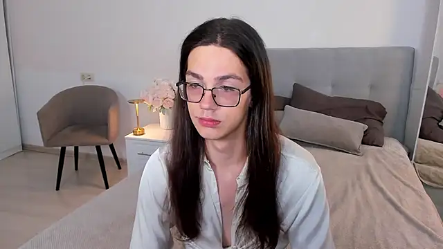 Alfreda Mills online show from 09/21/25, 10:42