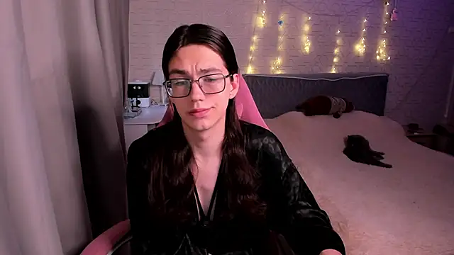 Alfreda Mills online show from 09/10/25, 10:14