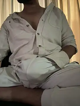 Snapshot of sxssxssxs@xh chatting on 10/05/25, 05:31 sxssxssxsxh online show from 10/05/25, 05:31