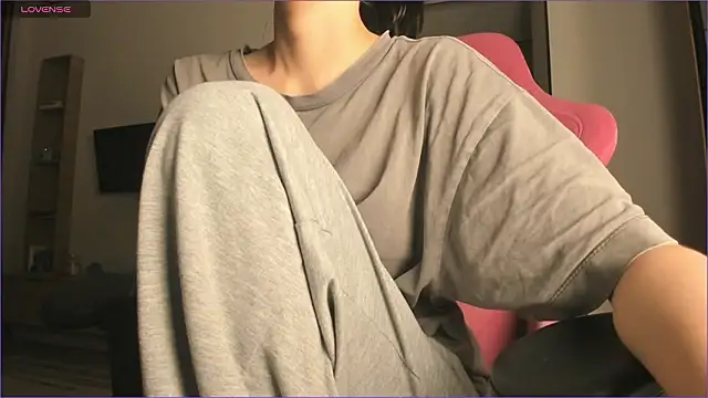 sweetiebunny22 online show from 02/18/26, 12:01