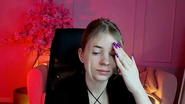 TinaDavil online show from 12/02/25, 09:11