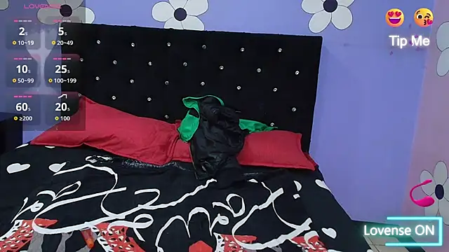 karolinee 66  online show from 03/06/26, 04:18