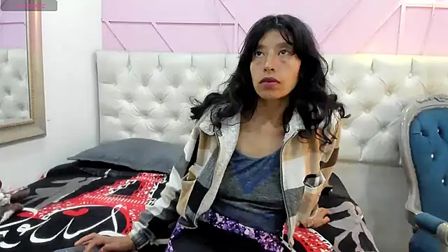 karolinee 66  online show from 04/19/26, 04:24