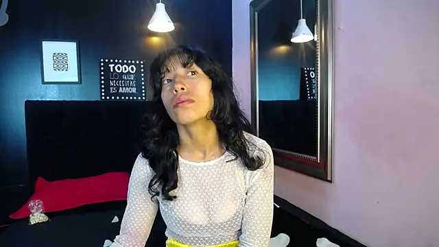 karolinee 66  online show from 11/08/25, 07:50