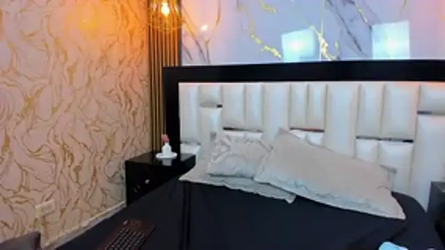 ZoehRoux online show from 12/02/25, 12:11