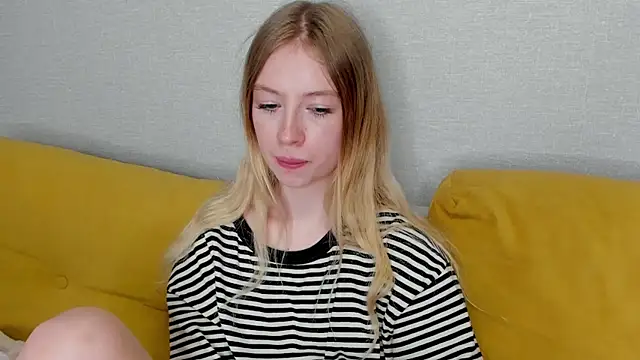 Snapshot of minidivaa_ chatting on 02/26/25, 07:10 minidivaa online show from 02/26/25, 07:10