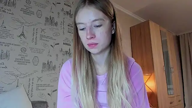 Snapshot of minidivaa_ chatting on 10/08/25, 08:53 minidivaa online show from 10/08/25, 08:53