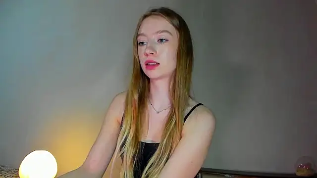 Snapshot of minidivaa_ chatting on 04/18/26, 07:58 minidivaa online show from 04/18/26, 07:58