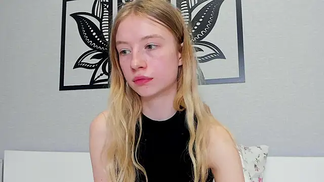 Snapshot of minidivaa_ chatting on 02/05/25, 05:31 minidivaa online show from 02/05/25, 05:31