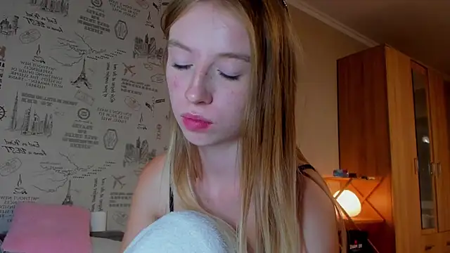 Snapshot of minidivaa_ chatting on 09/13/25, 07:25 minidivaa online show from 09/13/25, 07:25