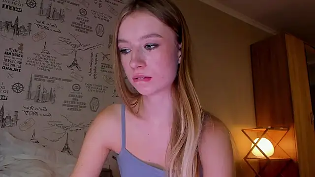 Snapshot of minidivaa_ chatting on 11/10/25, 08:47 minidivaa online show from 11/10/25, 08:47