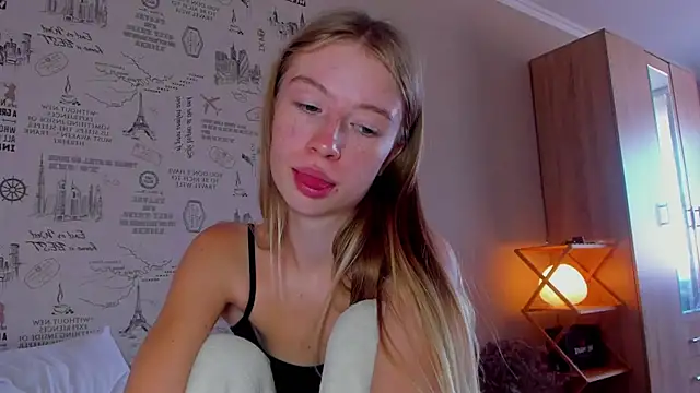 Snapshot of minidivaa_ chatting on 09/24/25, 07:15 minidivaa online show from 09/24/25, 07:15