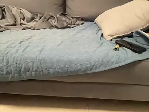 4small4inchlol online show from 11/23/25, 04:06