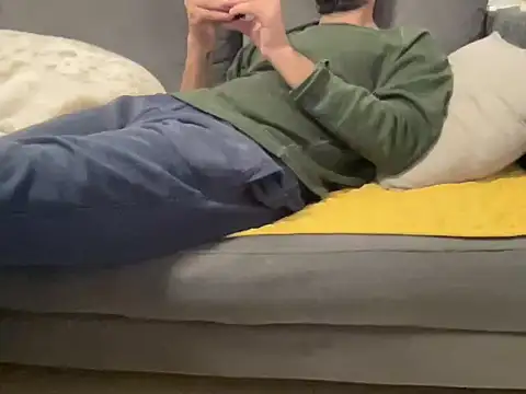 4small4inchlol online show from 12/04/25, 11:48