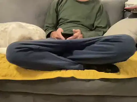 4small4inchlol online show from 12/14/25, 06:13