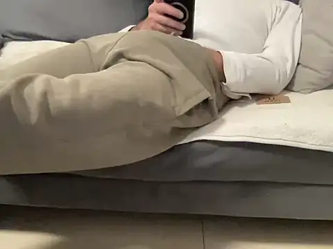 4small4inchlol online show from 12/22/25, 12:44