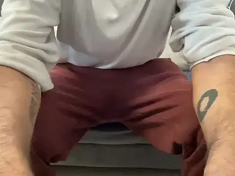 4small4inchlol online show from 11/17/25, 10:30