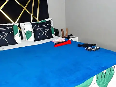 Snapshot of MissBigNipples chatting on 10/24/25, 09:14 MissBigNipples online show from 10/24/25, 09:14