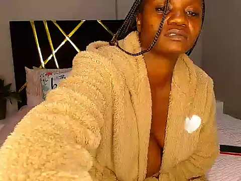 Snapshot of MissBigNipples chatting on 11/07/25, 06:34 MissBigNipples online show from 11/07/25, 06:34