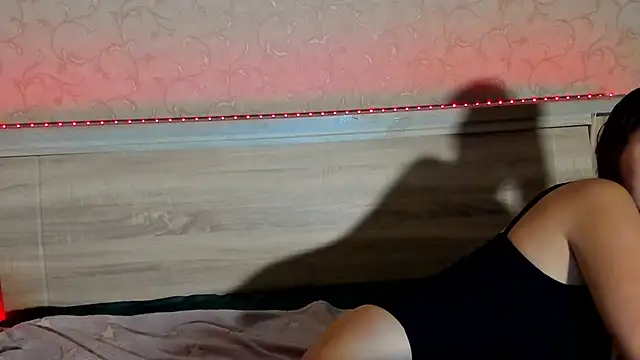 emma77  online show from 11/23/25, 09:03