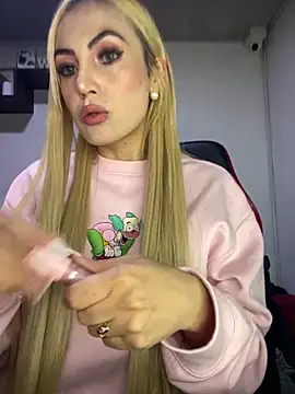 Snapshot of alicev_kitty chatting on 11/13/25, 12:53 alicev kitty online show from 11/13/25, 12:53