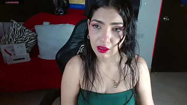 Snapshot of Carolaine69_ chatting on 06/25/26, 01:38 Carolaine69 online show from 06/25/26, 01:38