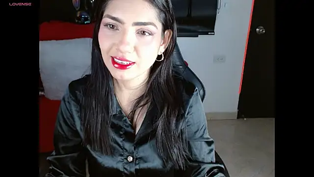 Snapshot of Carolaine69_ chatting on 06/30/26, 01:33 Carolaine69 online show from 06/30/26, 01:33