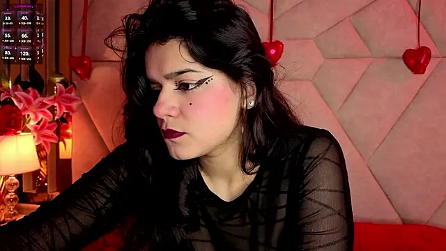 Snapshot of ValerieKay_ chatting on 02/10/26, 01:32 ValerieKay online show from 02/10/26, 01:32