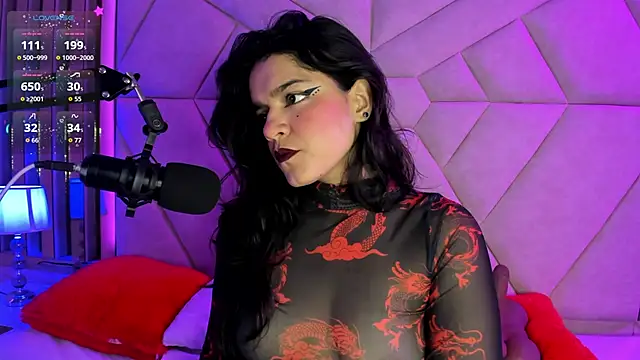 Snapshot of ValerieKay_ chatting on 11/01/25, 02:22 ValerieKay online show from 11/01/25, 02:22