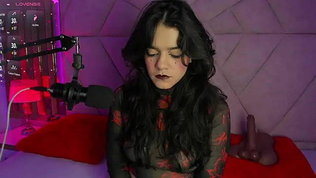 Snapshot of ValerieKay_ chatting on 11/15/25, 01:59 ValerieKay online show from 11/15/25, 01:59