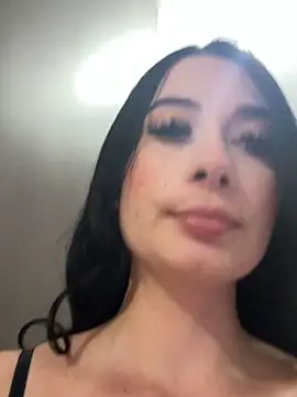 Libia James online show from 05/16/26, 02:21