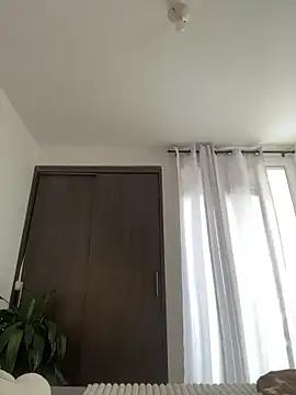 Libia James online show from 04/12/26, 06:00